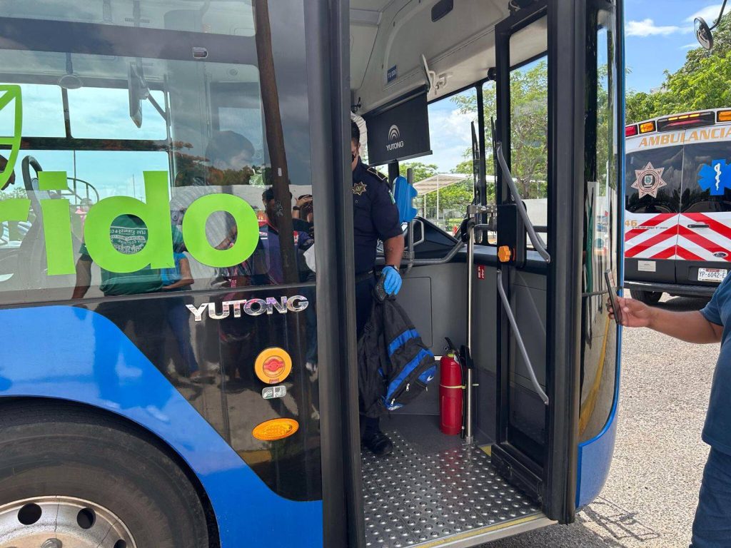 Pasajero sufre de un ataque epiléptico en el Va y Ven en Mérida